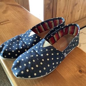 Toms Shoes